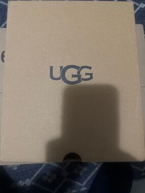 Ugg Classic Female size 6